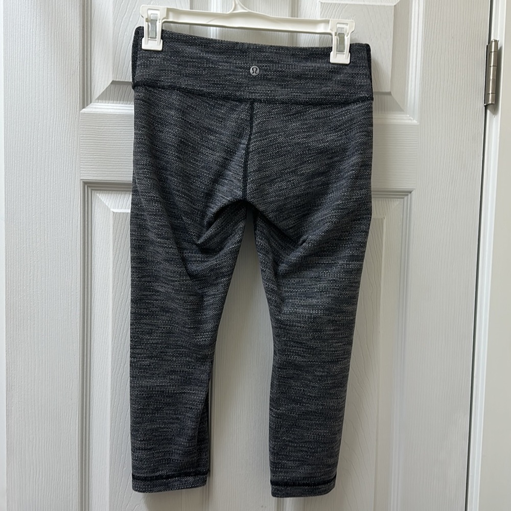 Like New! Lululemon Wunder Under Crop Ii - image 6